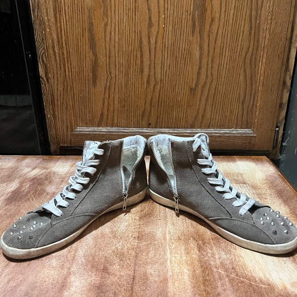 Womens size 8 grey studded Steve Madden high tops. - Picture 7 of 7
